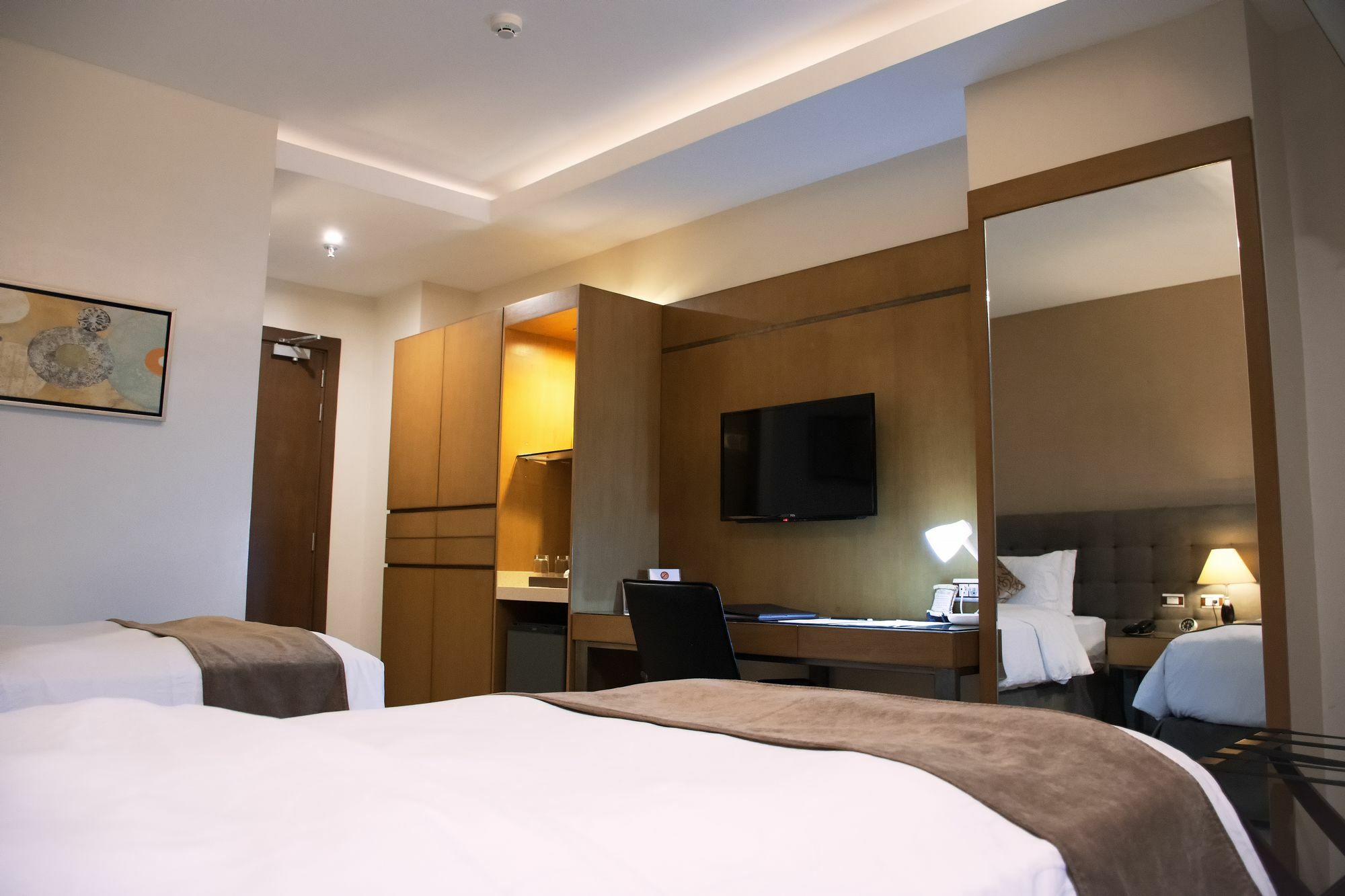Ironwood Hotel Таклобан Екстер'єр фото